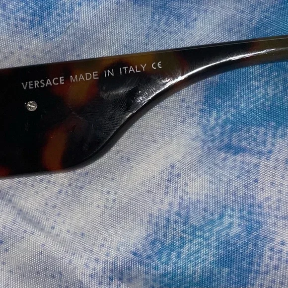 NIB Versace shades - Picture 5 of 8